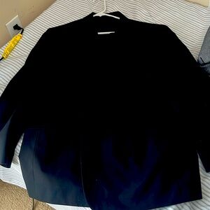 Men’s Suite and pant, Black, Brand :Statements, Suite:46Short  pant ; 38W X 30L